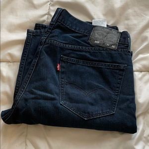 Men’s Levi’s Dark Wash Jeans - 559